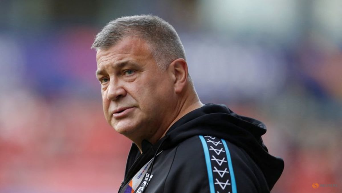 England coach Wane resigns nine months before World Cup
