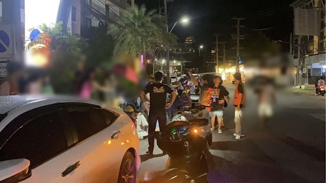 两名游客被指在芭堤雅乱过马路 导致摩托车骑士乘客受伤