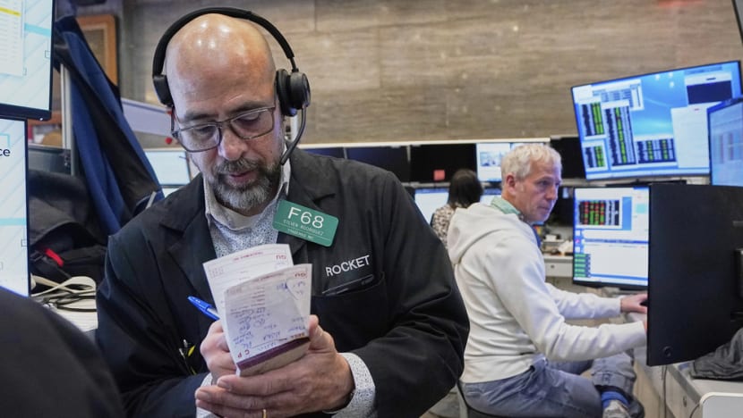 Wall Street ends higher on hopes of trade war de-escalation