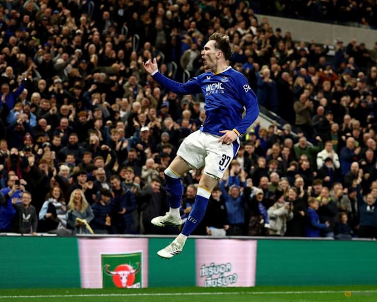 Everton beat Newcastle to set up League Cup quarter-final with Fleetwood