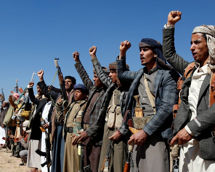 US Navy fighter jets strike Houthi missile launchers in Yemen