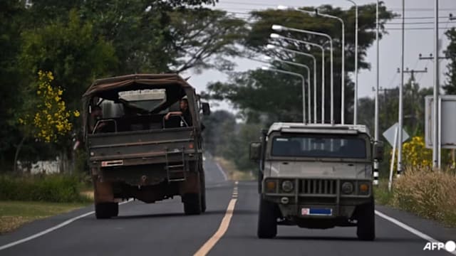 泰国军人疑在泰柬边界误踩地雷炸断腿