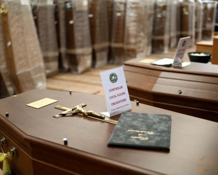 Overwhelmed by heatwave, French undertakers struggled with excess deaths