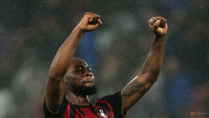 Semenyo and Kluivert stunners send Bournemouth second