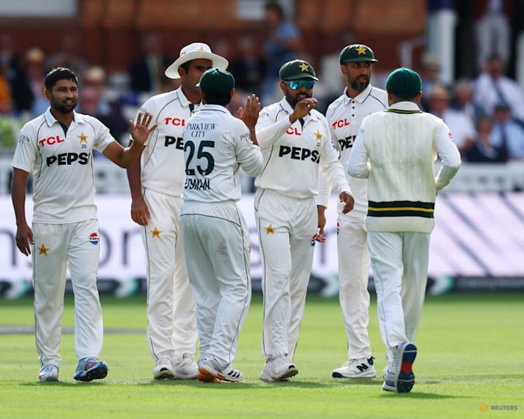 Gillespie hits out at Pakistan selectors after mid-series overhaul