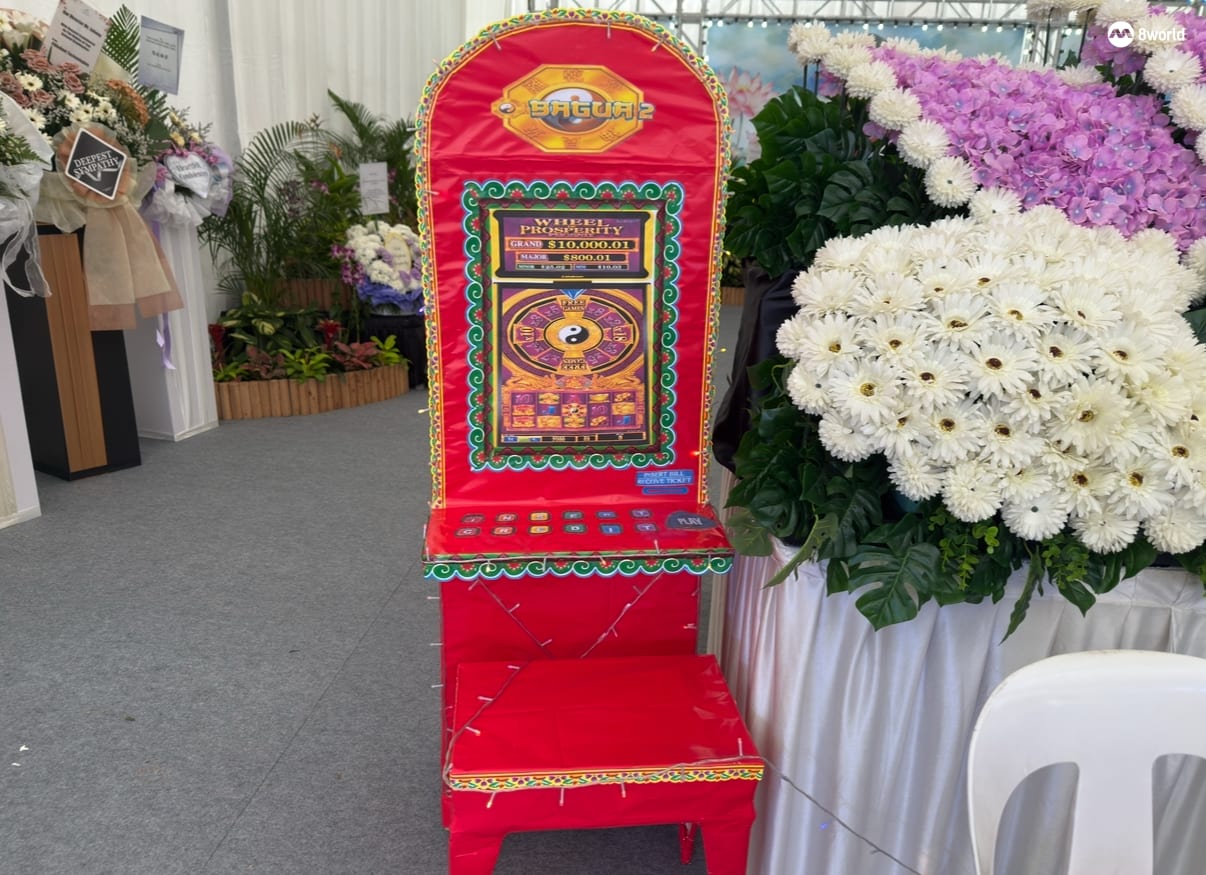 五代同堂103岁阿嬷离世灵堂铺红毯摆纸扎麻将椅老虎机- 8world