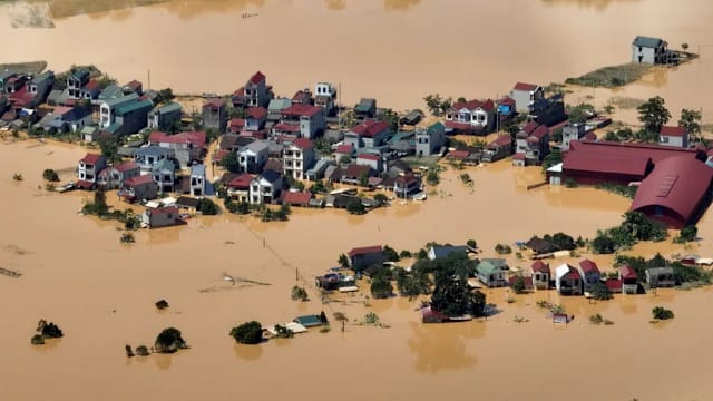 越南中部洪灾夺走55命 六省受灾严重逾30万人受影响