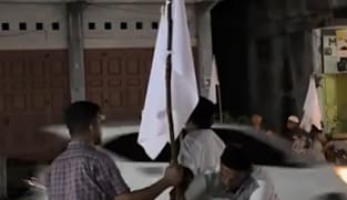 Warga korban banjir di Aceh kibarkan bendera putih, ada apa?