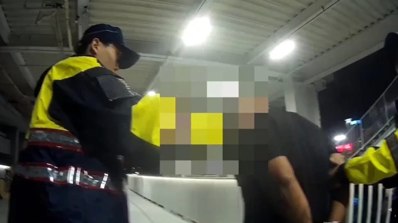 台湾东大门夜市旁惊传持剑闹事 醉汉失控袭警被捕