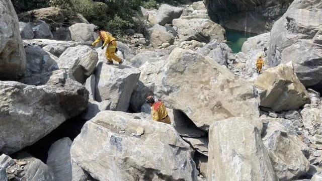 新加坡夫妻砂卡礑失联 机具无法进入搜救难度高