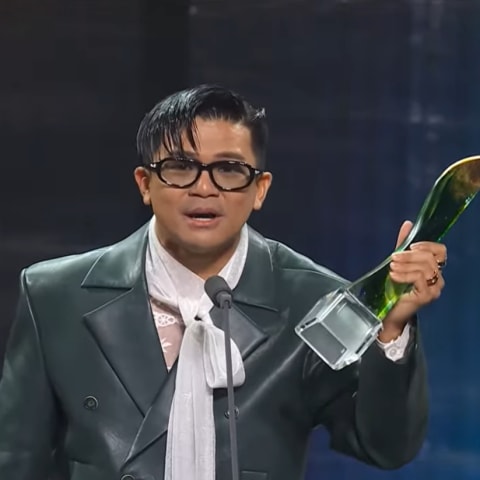 【独家】钟坤华获“最佳主持人(广播/播客类)”殊荣!感谢黄循财总理亲自颁奖!