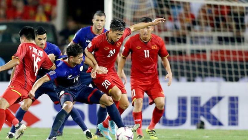 Vietnam mara ke peringkat final AFF Suzuki selepas tewaskan Filipina 2-1 Vietnam mara ke peringkat final AFF Suzuki selepas tewaskan Filipina 2-1