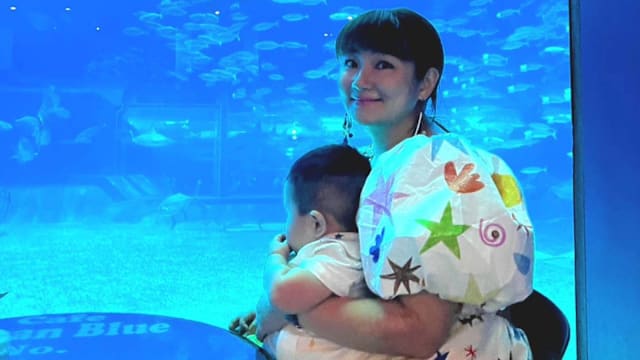 Selina带儿子为人瑞外婆庆生！小徐扛儿灿笑幸福画面曝光