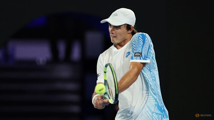 Alcaraz swats aside Walton as career Grand Slam bid begins in Melbourne