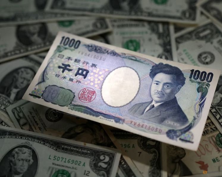 Yen faces worst monthly drop since July as BOJ disappoints