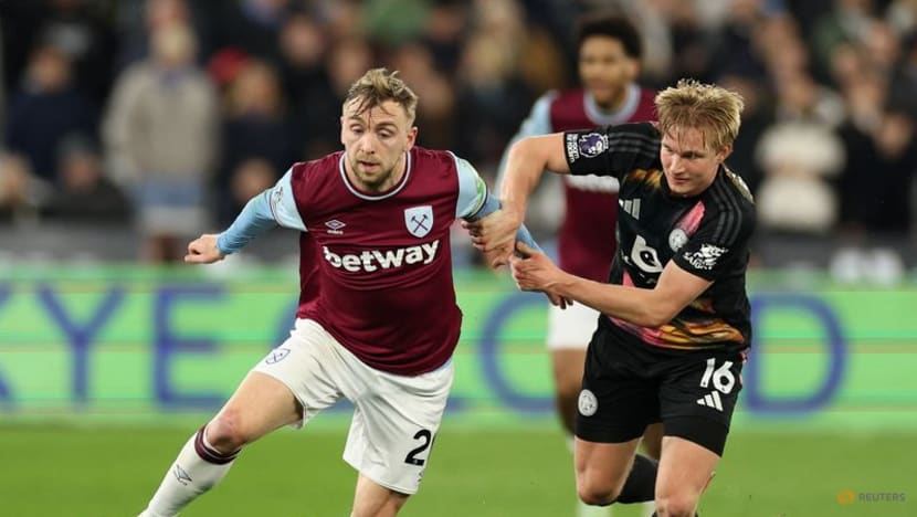 West Ham increase pressure on struggling Leicester with 2-0 win
