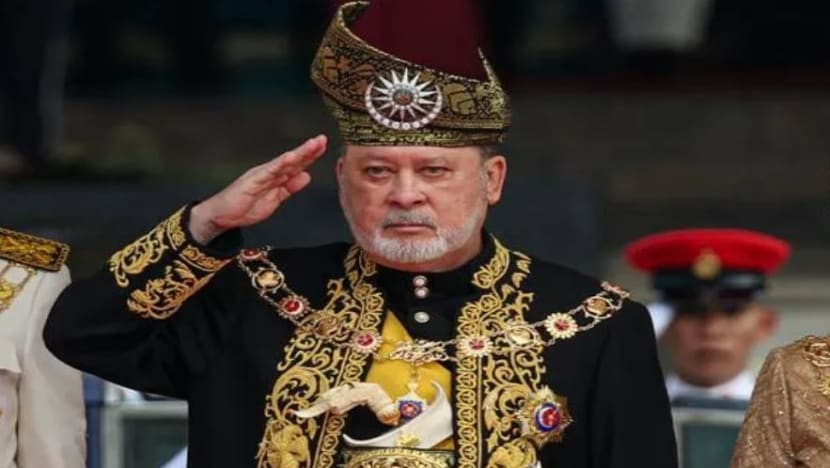 Motif gambir, lada hitam hiasi tengkolok Yang di-Pertuan Agong Sultan Ibrahim 