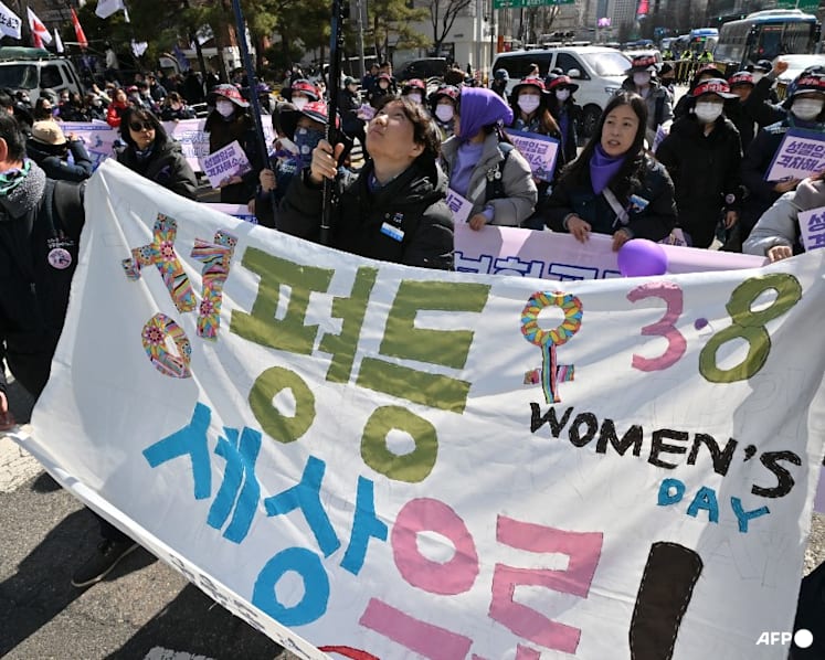 Commentary: In South Korea, the mere mention of feminism can end a conversation