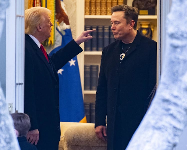 In row with Trump, SpaceX chief Musk says will end critical US spaceship programme