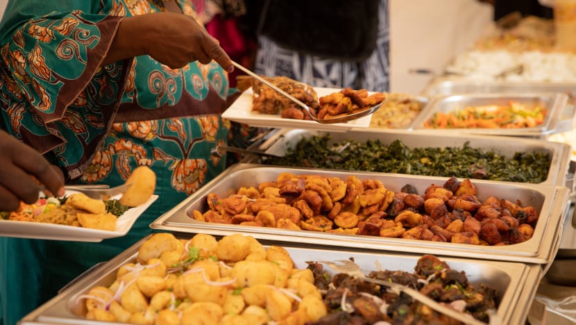 ஊழியர்களுக்குச் சம்பளம் கொடுக்கவில்லை - உணவு விநியோக நிறுவனங்களை நடத்திய தம்பதிக்கு அபராதம்