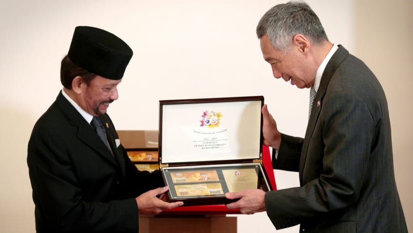 Commemorative notes launched to mark 50-year currency agreement