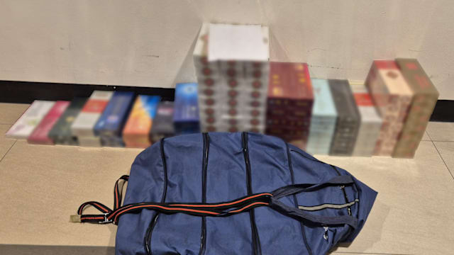 携带数百条漏税烟入境 中国籍男子助查