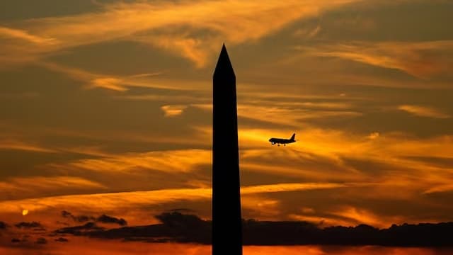 政府停摆若持续 美国将削减40个主要机场约10%航班