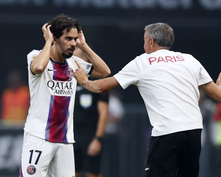 PSG coach warns players need to compete out of their comfort zone