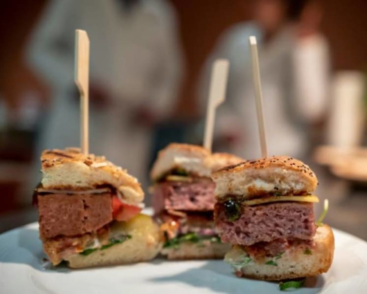 Commentary: Want more people to eat less meat? Put more plant-based choices on menus