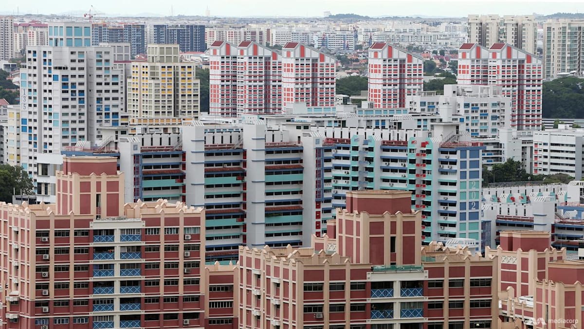 HDB resale prices dip 0.1% in Q1, in line with estimates; private home prices up 0.9%