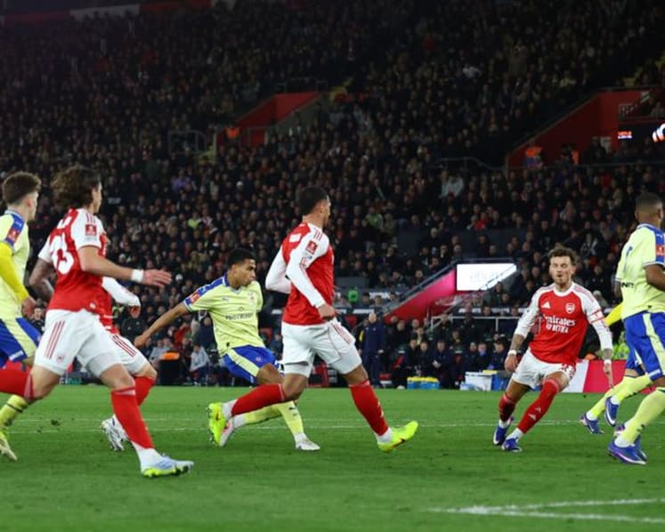 Southampton's Charles nets late winner to stun Arsenal 2-1 in FA Cup