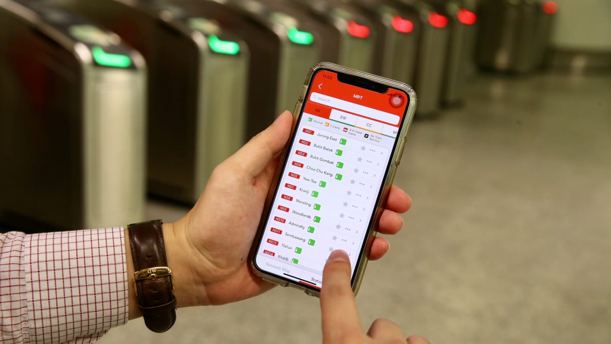 Updated SMRT app shows warnings on train, station congestion - CNA