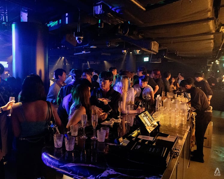 4am liquor sales in Boat Quay, Clarke Quay to continue following year-long trial