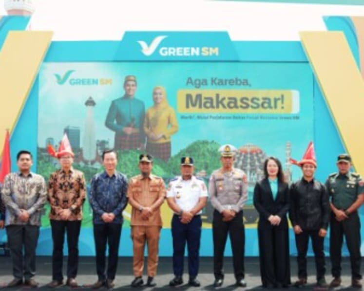 Green SM officially launches electric taxi services in Makassar