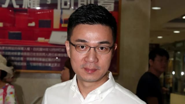 许雅钧遭爆私约粉丝，女方发5点声明澄清