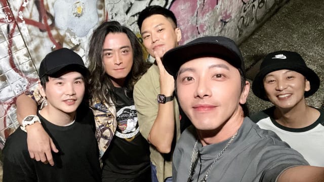 突晒私下聚会合照　Energy惊喜合体！