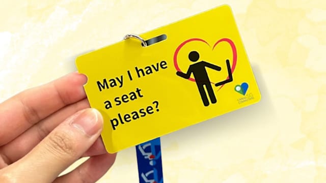 陆交局至今分发逾2万张“伸出援手卡” 帮助有需要乘客