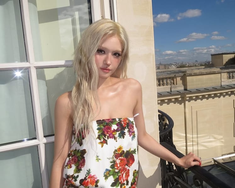 K-pop star Somi holding fan sign event in Singapore in December, each ticket comes with an album