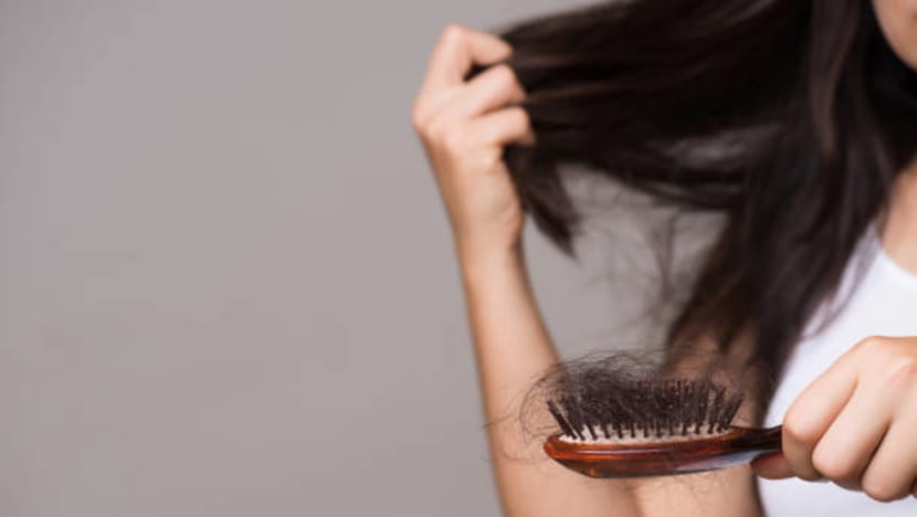 Rambut sering gugur? 4 petua mudah ini mungkin dapat membantu
