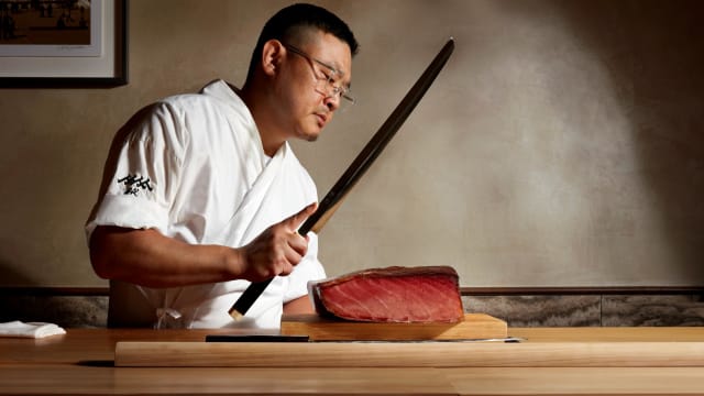 章子怡、黄晓明、Tim Cook都是座上宾　“京城日料天花板” 鮨然狮城开业