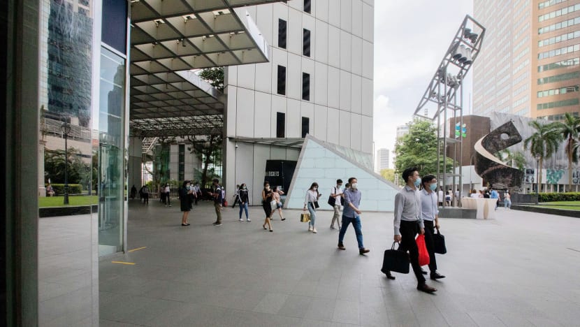 1 in 10 Singapore workers looking for new job, 6 in 10 employers actively hiring: Survey