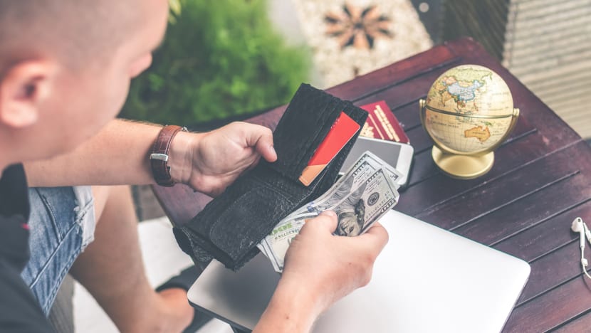 Save money when you use foreign currencies