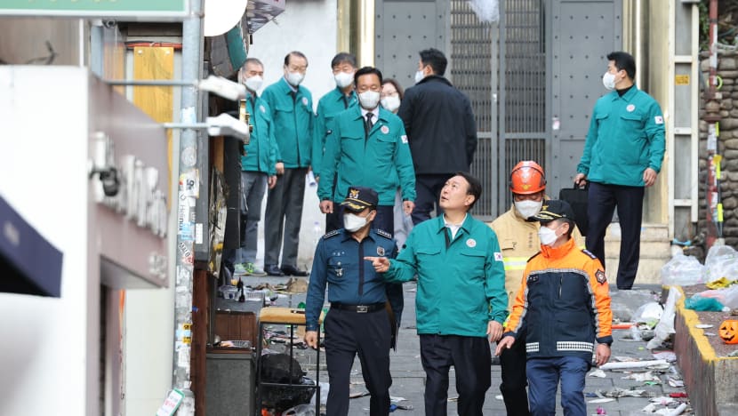 "Kejadian itu benar-benar ngeri": Presiden Korea Selatan umum tempoh berkabung susulan tragedi Itaewon "Kejadian itu benar-benar ngeri": Presiden Korea Selatan umum tempoh berkabung susulan tragedi Itaewon