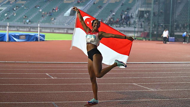 卫冕成功！珊蒂100米短跑摘金