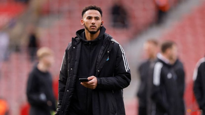 Juventus sign Newcastle defender Kelly on loan