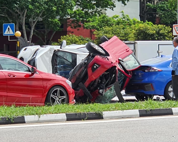 Woman driver taken to CGH after pile-up involving 5 cars, lorry and motorcycle in Pasir Ris