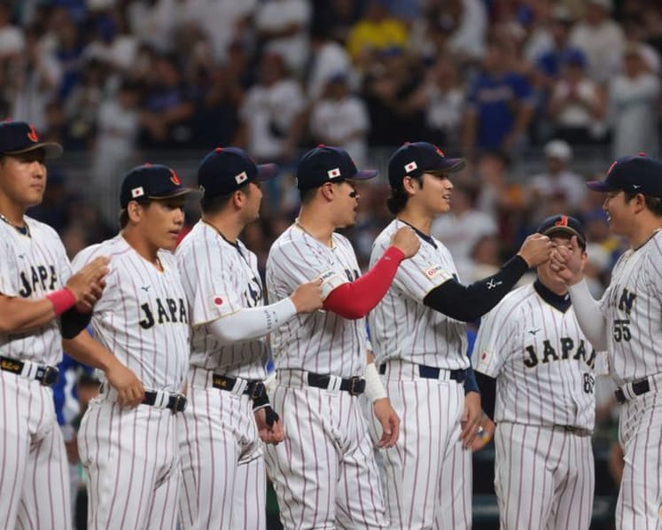 Baseball-Venezuela stun Japan to reach WBC semi-finals, Italy eliminate Puerto Rico