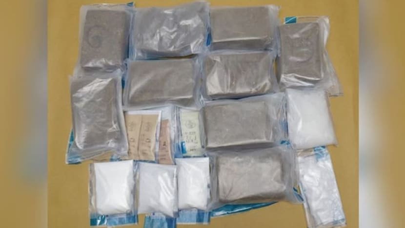 Lelaki 42 tahun diberkas; lebih 8kg dadah bernilai S$343,000 dirampas 