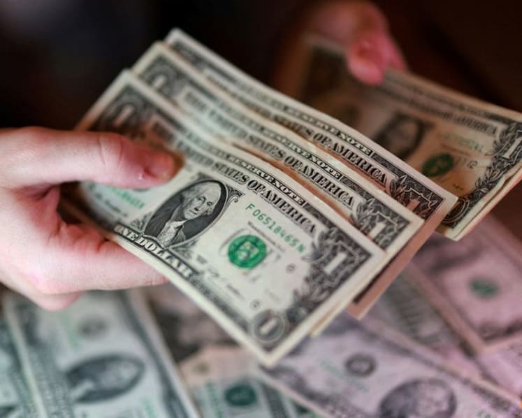 Dollar steadies, set for weekly loss on US-Iran deal talks