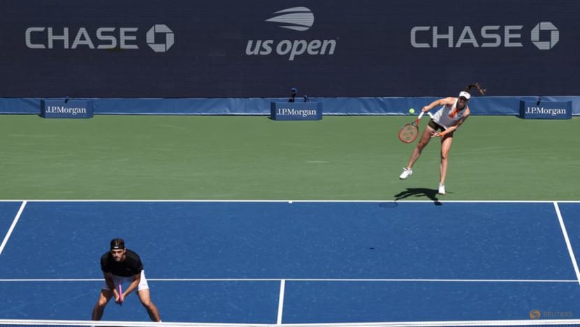 Defending champions trump singles stars in early US Open mixed doubles